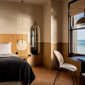 Port Hotel
